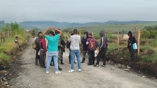 “Recuperadores de tierras” habrían atacado a docentes en Popayán