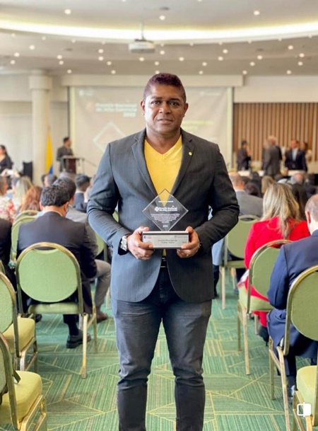 Suárez en la cúspide con Premio Nacional de Alta Gerencia