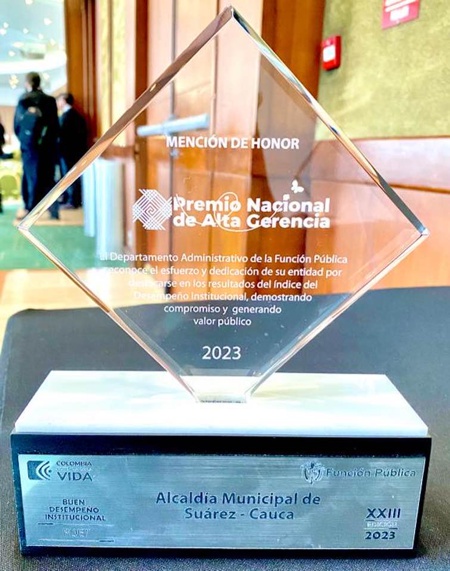 Suárez en la cúspide con Premio Nacional de Alta Gerencia
