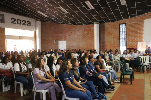 Autores en el Club 'Comfalee'