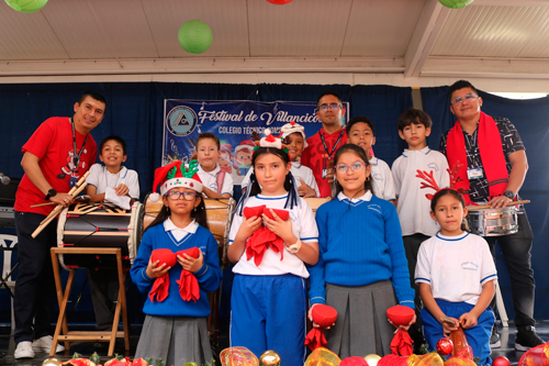Autores en el Club 'Comfalee'