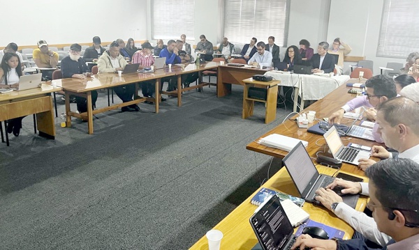 Avanza el tercer ciclo de conversaciones entre Gobierno Nacional y mesa de paz de las FARC EP Avanza el tercer ciclo de conversaciones entre Gobierno Nacional y mesa de paz de las FARC EP