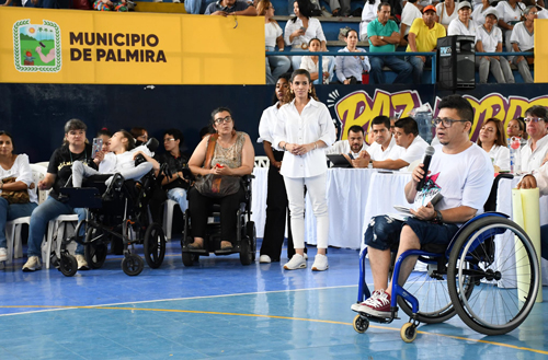 Gobernación del Valle crea su Plan de Desarrollo con la comunidad Gobernación del Valle crea su Plan de Desarrollo con la comunidad