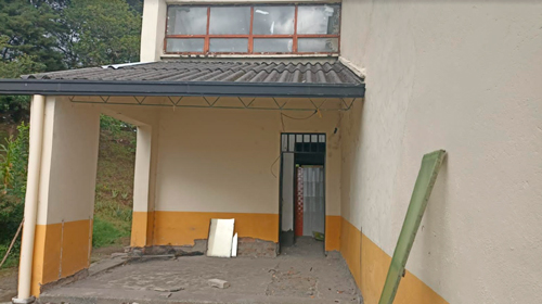 Se nos cae a pedazos nuestro colegio Se nos cae a pedazos nuestro colegio