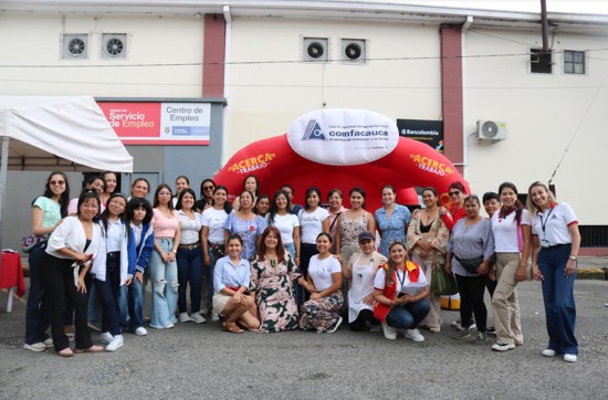 Empoderamiento femenino en acción: Feria de Empleo y Emprendimiento de Comfacauca. Empoderamiento femenino en acción: Feria de Empleo y Emprendimiento de Comfacauca.