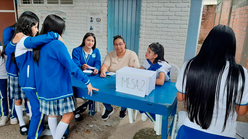 Eligen contralora y personera estudiantil en la I.E La Planada