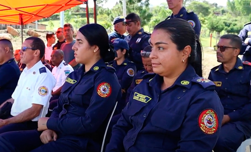USAID se suma a la lucha contra incendios en el Valle USAID se suma a la lucha contra incendios en el Valle
