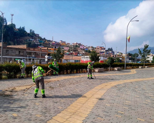 La mujer que en silencio le cambia la cara a Colombia