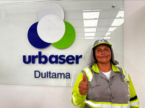 La mujer que en silencio le cambia la cara a Colombia