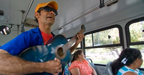 Historia de pobreza escrita desde una guitarra