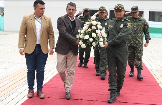 Alcalde de Popayán recibió distinción como edificador de paz Alcalde de Popayán recibió distinción como edificador de paz