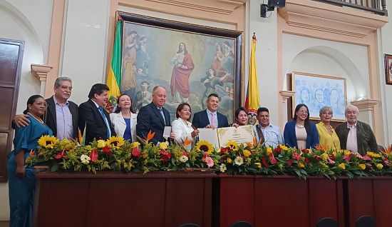 Asamblea Departamental reconoce labor centenaria de la Cámara de Comercio del Cauca.