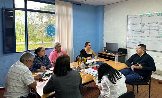 Educación a internos por parte de la Secretaría.