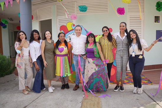El compromiso de la Alcaldía de Santiago de Cali es proteger a la niñez. El compromiso de la Alcaldía de Santiago de Cali es proteger a la niñez.