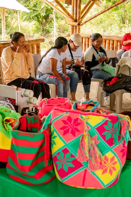 Secretaría de Desarrollo Social de Miranda recibió a artesanas de Aruba Secretaría de Desarrollo Social de Miranda recibió a artesanas de Aruba