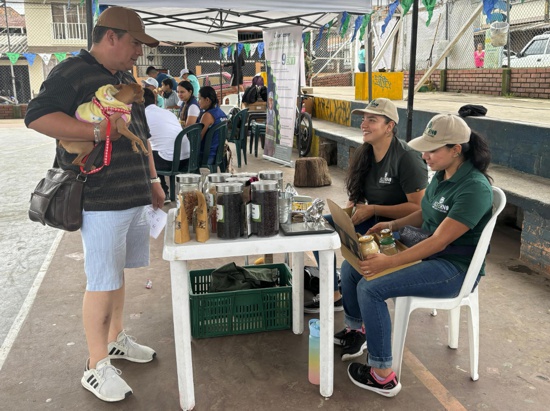Feria de Servicios en la María Occidente