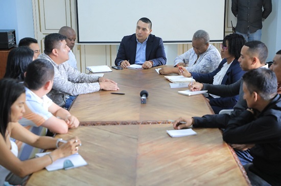 Gobernador del Cauca y alcalde de Argelia establecen acciones de inversión social