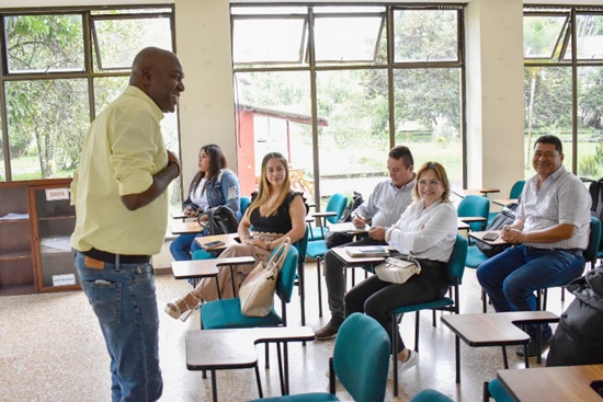 Jornada de inducción y capacitación a los colaboradores de Emcaservicios Jornada de inducción y capacitación a los colaboradores de Emcaservicios