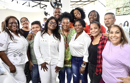 Jóvenes del Cauca reconocen el liderazgo de Francia Márquez en consolidación de proyectos. Jóvenes del Cauca reconocen el liderazgo de Francia Márquez en consolidación de proyectos.