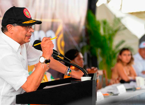 Petro: “única propuesta histórica”