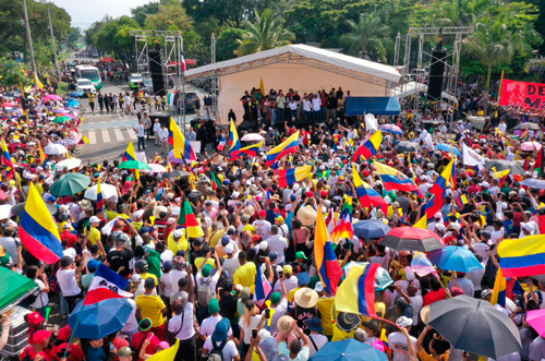 Una marcha que llama al acuerdo nacional