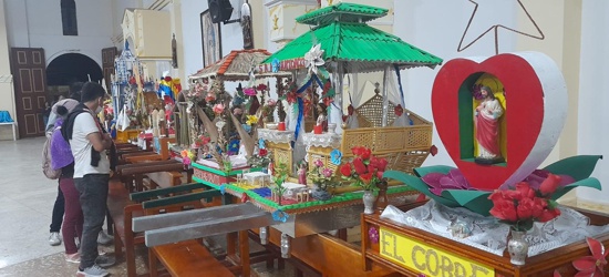 El fervor y las alumbranzas en la fiesta de los corazones. El fervor y las alumbranzas en la fiesta de los corazones.