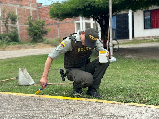 Empuvilla y Policía embellecen parques Infantiles en Villa Rica Empuvilla y Policía embellecen parques Infantiles en Villa Rica