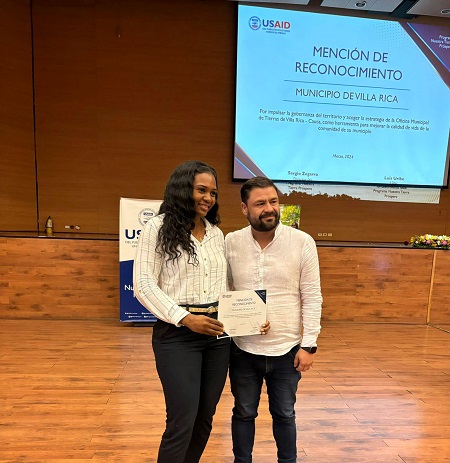 Villa Rica recibe reconocimiento por Oficina Municipal de Tierras Villa Rica recibe reconocimiento por Oficina Municipal de Tierras