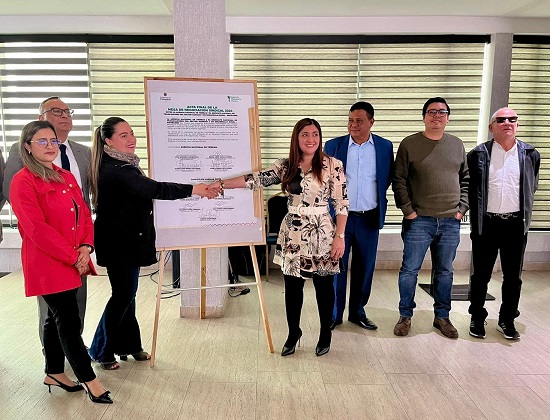 Agencia Nacional de Tierras firma acuerdo sindical con sus trabajadores. Agencia Nacional de Tierras firma acuerdo sindical con sus trabajadores.