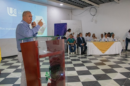 Alcalde lleva la educación superior a otro nivel para los mirandeños