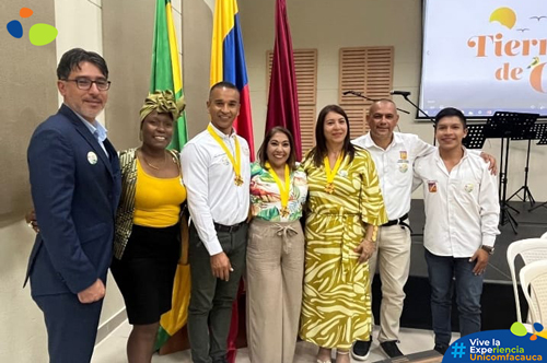 Unicomfacauca recibió la distinción “Cruz del Samán”