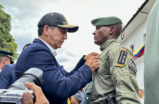 Desfile militar y condecoraciones en Popayán marcan los 214 años de la independencia de Colombia Desfile militar y condecoraciones en Popayán marcan los 214 años de la independencia de Colombia