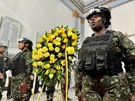 Popayán rinde homenaje a los 'Héroes de la Nación' y sus familias Popayán rinde homenaje a los 'Héroes de la Nación' y sus familias