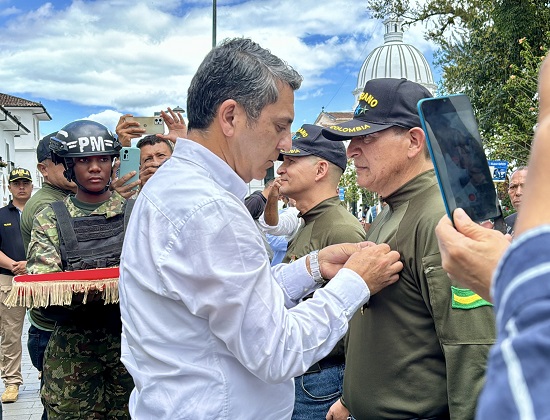 Popayán rinde homenaje a los 'Héroes de la Nación' y sus familias Popayán rinde homenaje a los 'Héroes de la Nación' y sus familias