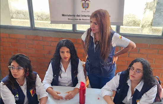 Casa de justicia móvil lleva servicios legales y de acompañamiento a estudiantes de Popayán.