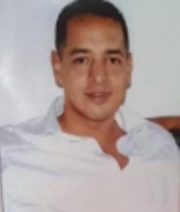 Esteban Alberto Uribe (asesinado en Medellín), hijo de Luis Gonzalo Uribe y sobrino de Álvaro Uribe Vélez. Foto familiar. Esteban Alberto Uribe (asesinado en Medellín), hijo de Luis Gonzalo Uribe y sobrino de Álvaro Uribe Vélez. Foto familiar.