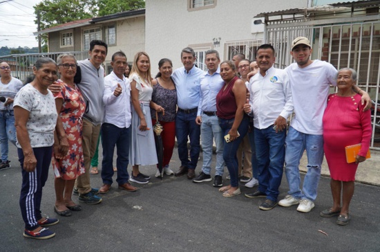 En tiempo récord pavimentan vías en Popayán.