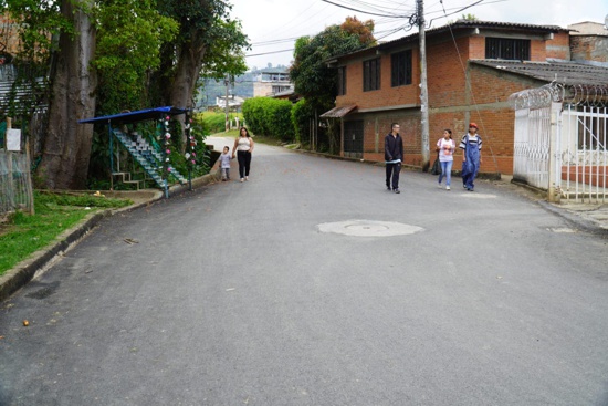 En tiempo récord pavimentan vías en Popayán.