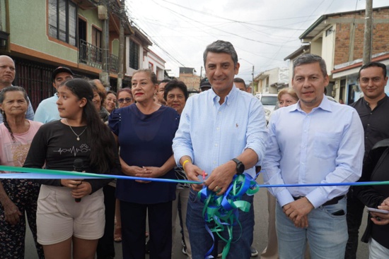 En tiempo récord pavimentan vías en Popayán.