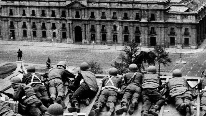 GOLPE DE ESTADO EN CUATRO MESAS