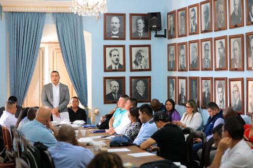 Gobernador y alcaldes construyen agendas por la paz en el Cauca Gobernador y alcaldes construyen agendas por la paz en el Cauca