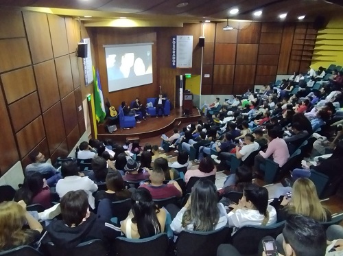 Homenaje a Jim Morrison y Enrique Bunbury en el Club de Lectura Matilde Espinosa de Unicomfacauca