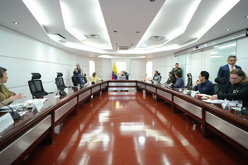 Petro y FLIP buscan mejorar protección a periodistas Petro y FLIP buscan mejorar protección a periodistas