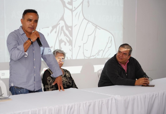 Presentación del Libro “Anécdotas de una Generala” de Hugo Samboní Adrada.