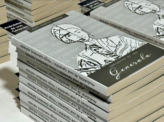 Presentación del Libro “Anécdotas de una Generala” de Hugo Samboní Adrada.