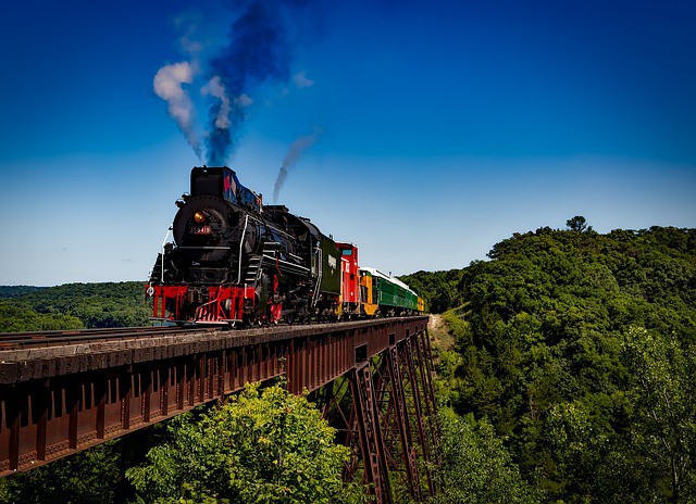 Un viaje necesario por la Historia Un viaje necesario por la Historia