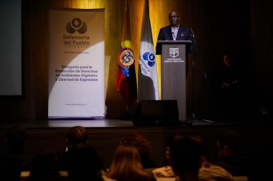 Vulneración de derechos humanos a periodistas colombianos Vulneración de derechos humanos a periodistas colombianos