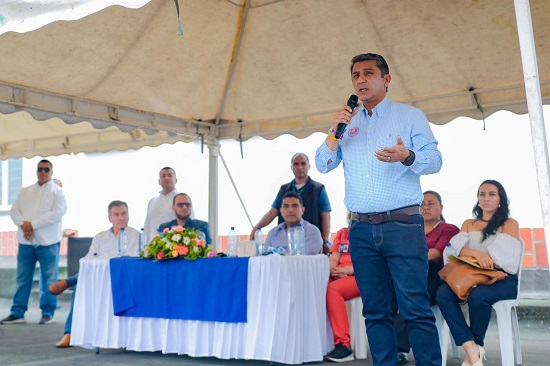 Alcaldía apoya la formalización laboral de las enfermeras Auxiliares en el Hospital Universitario San José