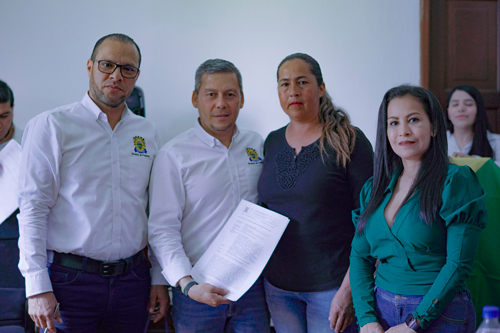 Alcaldía formaliza titulación del Parque Caldas y 36 predios más