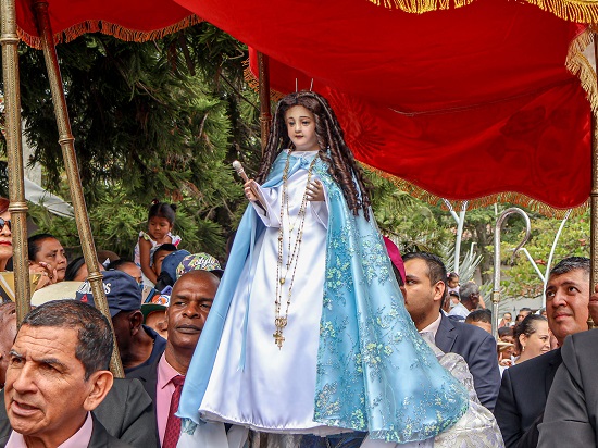 Caloto celebró 70 años de la Coronación Canónica de la Niña María